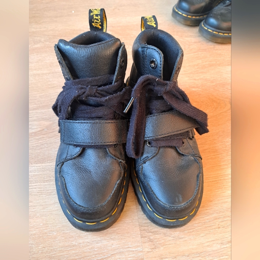Dr. Martens Zuma II Women's 7 US